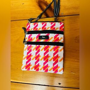 Scout Crossbody Bag in Hot Pink, Orange & White Geo Print